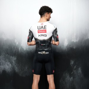 Herren UAE Team Emirates 2025 Hybrid Pissei body