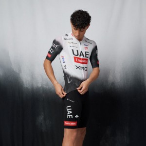 Herren Pissei UAE Team Emirates 2025 Magistrale trikot Herren Pissei UAE Team Emirates 2025 Magistrale trikot