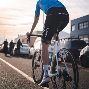 Eolo-Kometa Cycling Team 2023 Trägerhose-Radsport-Profi-Team Eolo-Kometa Cycling Team 2023 Trägerhose-Radsport-Profi-Team