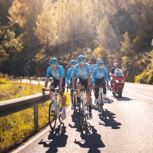 Eolo-Kometa Cycling Team 2023 Trägerhose-Radsport-Profi-Team Eolo-Kometa Cycling Team 2023 Trägerhose-Radsport-Profi-Team